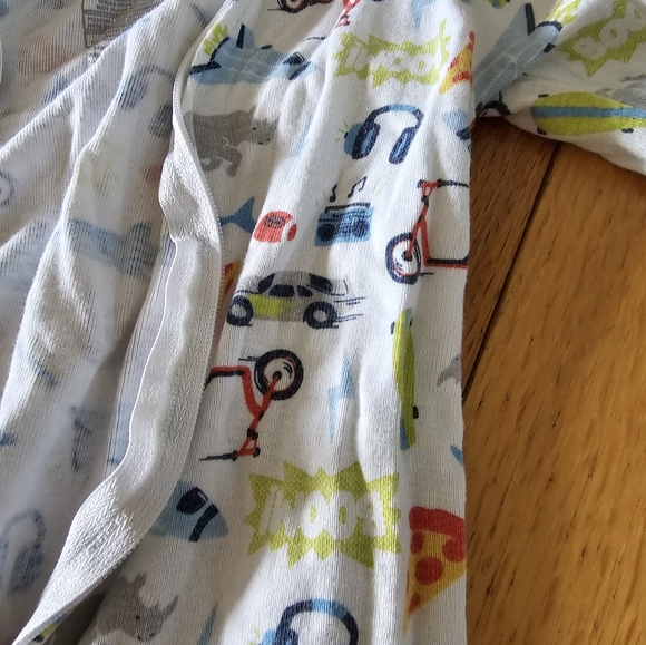 Simple joy 12 month footies - Picture 3 of 3